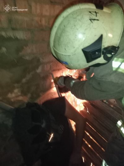 На Полтавщині чоловік наткнувся на металевий прут На Полтавщині чоловік наткнувся на металевий прут