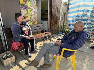 Під час окупації возили ліки та їжу односельцям через блокпости військових РФ. Історія жительки Херсонщини Під час окупації возили ліки та їжу односельцям через блокпости військових РФ. Історія жительки Херсонщини