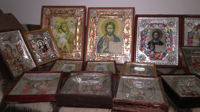 Планують облаштувати домашній музей: родина з Рівненщини колекціонує ікони з фольги Планують облаштувати домашній музей: родина з Рівненщини колекціонує ікони з фольги