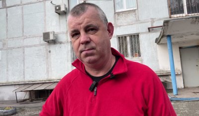 Прибирають сміття та закривають вибиті вікна. Що відбувається на місці удару по Дніпру на ранок 23 листопада Прибирають сміття та закривають вибиті вікна. Що відбувається на місці удару по Дніпру на ранок 23 листопада