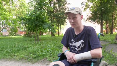 29-річний Євгеній Іванунік після важкого поранення пересувається на кріслі колісному