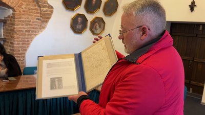 Половина з них — оригінали: документи родини князів Острозьких колекціонує історик з Рівненщини