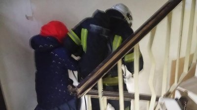 В Умані на пожежі врятували шістьох людей, з них — п'ятеро дітей В Умані на пожежі врятували шістьох людей, з них — п'ятеро дітей