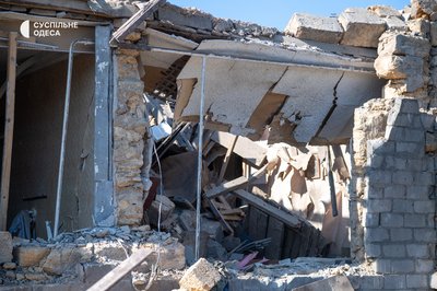 84-річного чоловіка діставали з-під завалів: РФ ударила по Одещині вдень 31 липня 84-річного чоловіка діставали з-під завалів: РФ ударила по Одещині вдень 31 липня