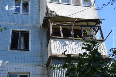 «Машина посічена шрапнеллю»: РФ атакувала житловий будинок в Одесі «Машина посічена шрапнеллю»: РФ атакувала житловий будинок в Одесі