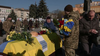 З старшим солдатом Олександром Величком попрощалися у Рівному З старшим солдатом Олександром Величком попрощалися у Рівному