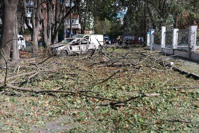 «Всі почали кричати, плакати»: у Сумах через атаку армії РФ загинули двоє людей «Всі почали кричати, плакати»: у Сумах через атаку армії РФ загинули двоє людей