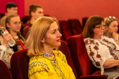 У Житомирі показали фільм "День вишиванки. Шлях до себе" У Житомирі показали фільм "День вишиванки. Шлях до себе"