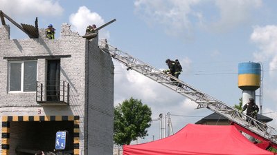 Для пожежників-добровольців провели міжнародні навчання на Рівненщині Для пожежників-добровольців провели міжнародні навчання на Рівненщині