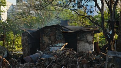 Наслідки ракетної атаки по Миколаєву: фоторепортаж Наслідки ракетної атаки по Миколаєву: фоторепортаж