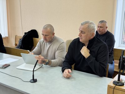 Переплати на секторі почесних поховань під Полтавою: суд знову відклав розгляд справи Переплати на секторі почесних поховань під Полтавою: суд знову відклав розгляд справи