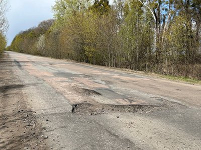 Ремонт дороги Р-18 на Житомирщині призупинили через зміну підрядника Ремонт дороги Р-18 на Житомирщині призупинили через зміну підрядника