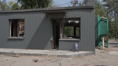 "Чоловік мене собою накрив, коли посипалось скло": жителі Чернігова розповіли про наслідки масованої атаки РФ на місто