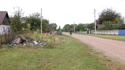 Жителі села Жовтнівка на Житомирщині виступили проти перейменування на Поліщуки Жителі села Жовтнівка на Житомирщині виступили проти перейменування на Поліщуки