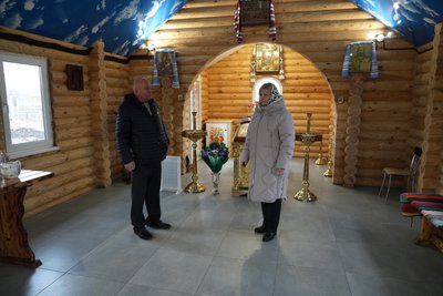 На Дніпропетровщині мати загиблого бійця звела в пам`ять про нього перший у селищі храм ПЦУ