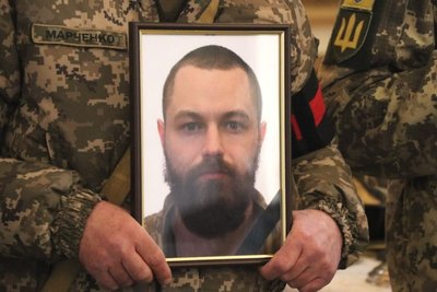 У Полтаві попрощалися із двома захисниками України: Володимиром Кіпричем та Іваном Несеном У Полтаві попрощалися із двома захисниками України: Володимиром Кіпричем та Іваном Несеном