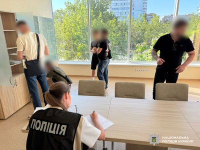Благоустрій за 10 тисяч гривень: посадовця міськради з Одеського району підозрюють у хабарництві Благоустрій за 10 тисяч гривень: посадовця міськради з Одеського району підозрюють у хабарництві