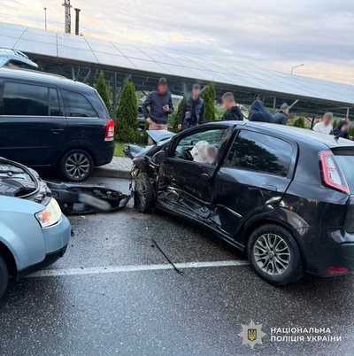 Троє травмованих: у Моршині на Львівщині сталася потрійна ДТП Троє травмованих: у Моршині на Львівщині сталася потрійна ДТП