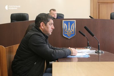Юсуф Мамешев, власник ресторану "Узбецька кухня" в центрі Києва та друг родини Магамедрасулових, в суді, Київ, 27 листопада 2025 року Юсуф Мамешев, власник ресторану "Узбецька кухня" в центрі Києва та друг родини Магамедрасулових, в суді, Київ, 27 листопада 2025 року