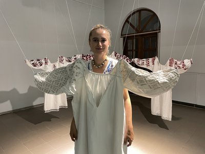"Ми будемо говорити про війну": у Полтаві відкрили виставку Роксолани Дудки "Ми будемо говорити про війну": у Полтаві відкрили виставку Роксолани Дудки