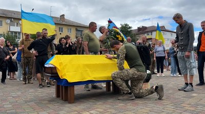 “Пишаюсь ним дуже сильно": з головним сержантом Григорієм Мальцевим попрощались у Сарнах на Рівненщині “Пишаюсь ним дуже сильно": з головним сержантом Григорієм Мальцевим попрощались у Сарнах на Рівненщині