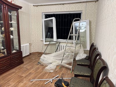 Війська РФ вдарили балістикою по Кривому Рогу: четверо поранених, серед них 3-річна дівчинка Війська РФ вдарили балістикою по Кривому Рогу: четверо поранених, серед них 3-річна дівчинка