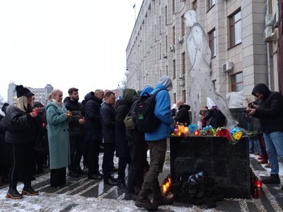 10 років війни — у Житомирі вшанували пам'ять Героїв Небесної Сотні
