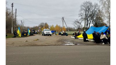 Дві громади на Чернігівщині попрощалися із загиблими бійцями – Володимиром Совою та Вадимом Ковалем Дві громади на Чернігівщині попрощалися із загиблими бійцями – Володимиром Совою та Вадимом Ковалем