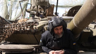 "У нас хороша робота, один мінус — нас постійно хочуть вбити". Історія механіка-водія танку 151 ОМБр Максима "У нас хороша робота, один мінус — нас постійно хочуть вбити". Історія механіка-водія танку 151 ОМБр Максима
