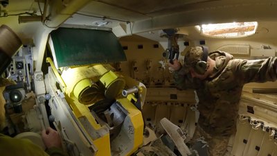 Робота САУ на прикордонні Чернігівщини: військовослужбовці 143-ї ОМБр боронять кордон Робота САУ на прикордонні Чернігівщини: військовослужбовці 143-ї ОМБр боронять кордон