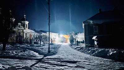 Бережани, світлові стовпи Бережани, світлові стовпи