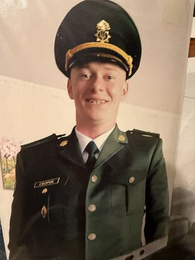 З полону РФ повернувся нацгвардієць Віктор Скорик, якого засудили до 13 років колонії суворого режиму З полону РФ повернувся нацгвардієць Віктор Скорик, якого засудили до 13 років колонії суворого режиму