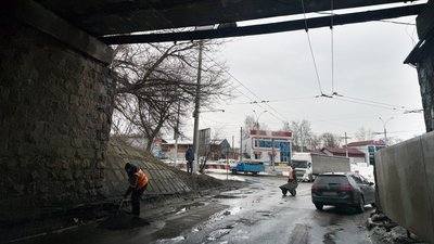 "Сніг зійшов разом з асфальтом": що розповідають жителі Чернігівщини про стан доріг після зими "Сніг зійшов разом з асфальтом": що розповідають жителі Чернігівщини про стан доріг після зими
