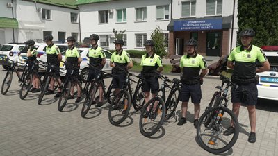 "Дуже тісне спілкування з населенням": патрульні на велосипедах розпочали 10 сезон у Рівному "Дуже тісне спілкування з населенням": патрульні на велосипедах розпочали 10 сезон у Рівному