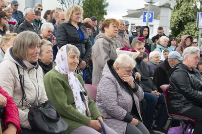 Понад 200 імен полеглих захисників: в Коростені на Житомирщині відкрили Алею пам'яті Понад 200 імен полеглих захисників: в Коростені на Житомирщині відкрили Алею пам'яті