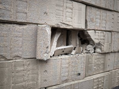 Наслідки влучання по парковці в Шевченківському районі Харкова Наслідки влучання по парковці в Шевченківському районі Харкова