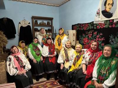 "Це ще дідусеві колядки, давні": як 81-річна вінничанка зберігає старовинні різдвяні пісні "Це ще дідусеві колядки, давні": як 81-річна вінничанка зберігає старовинні різдвяні пісні