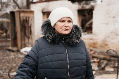 "Валя викинула у вікно спочатку онучку": як живуть під обстрілами у селі Князівка на Сумщині за 20 км від Росії "Валя викинула у вікно спочатку онучку": як живуть під обстрілами у селі Князівка на Сумщині за 20 км від Росії