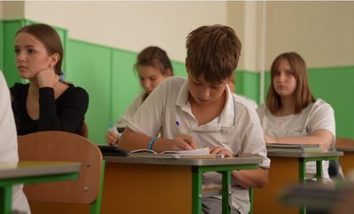 "Не скупляємо пів магазина": у черкаських школах почали викладати фінансову грамотність "Не скупляємо пів магазина": у черкаських школах почали викладати фінансову грамотність