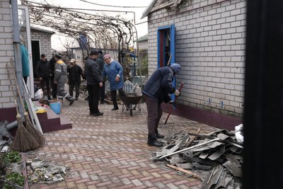 Двоє загиблих, є поранені: які наслідки дронової атаки РФ по Тернівці на Дніпропетровщині та що розповіли очевидці Двоє загиблих, є поранені: які наслідки дронової атаки РФ по Тернівці на Дніпропетровщині та що розповіли очевидці