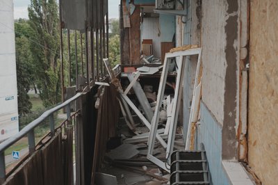 Атаки видно з вікна: як удари по Харкову переживають мешканці першої в місті 24-поверхівки Атаки видно з вікна: як удари по Харкову переживають мешканці першої в місті 24-поверхівки