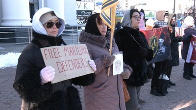 У Хмельницькому відбулася 123 акція "Поверніть Героїв з полону" У Хмельницькому відбулася 123 акція "Поверніть Героїв з полону"