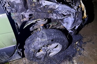 У Бердичеві підпалили дві автівки військових: поліція встановлює причетних У Бердичеві підпалили дві автівки військових: поліція встановлює причетних