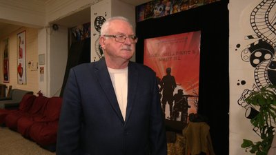 Василь Горбатюк написав сценарій і зрежисував стрічку "Коли співають мертві…" Василь Горбатюк написав сценарій і зрежисував стрічку "Коли співають мертві…"