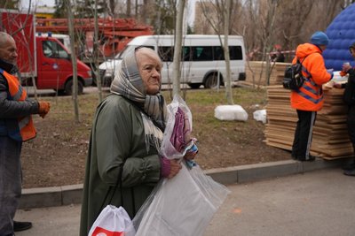 Фоторепортаж з місця удару РФ по Дніпру Фоторепортаж з місця удару РФ по Дніпру