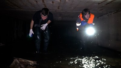 Сміття, зливи з каналізаційних врізок й прихована річка під вокзалом: що побачили дигери у колекторах Дніпра Сміття, зливи з каналізаційних врізок й прихована річка під вокзалом: що побачили дигери у колекторах Дніпра