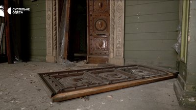 Пошкоджені автентичні вітражі: як Одеса оговтується після балістичного удару 31 січня Пошкоджені автентичні вітражі: як Одеса оговтується після балістичного удару 31 січня