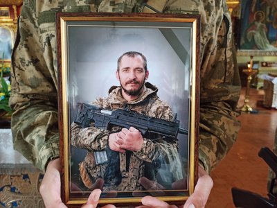У Хмельницькому відбулося прощання із загиблими військовими — Віталієм Галаганом та Андрієм Старим У Хмельницькому відбулося прощання із загиблими військовими — Віталієм Галаганом та Андрієм Старим