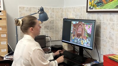 На Закарпатті ілюстраторка з Донецька створює колекції із зображенням міст України На Закарпатті ілюстраторка з Донецька створює колекції із зображенням міст України