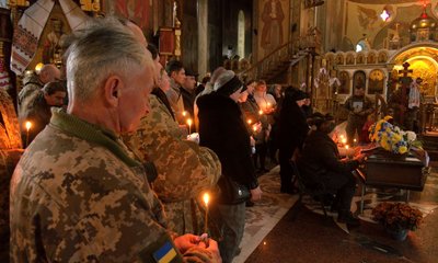 У Черкасах в останню путь провели двох військовослужбовців У Черкасах в останню путь провели двох військовослужбовців